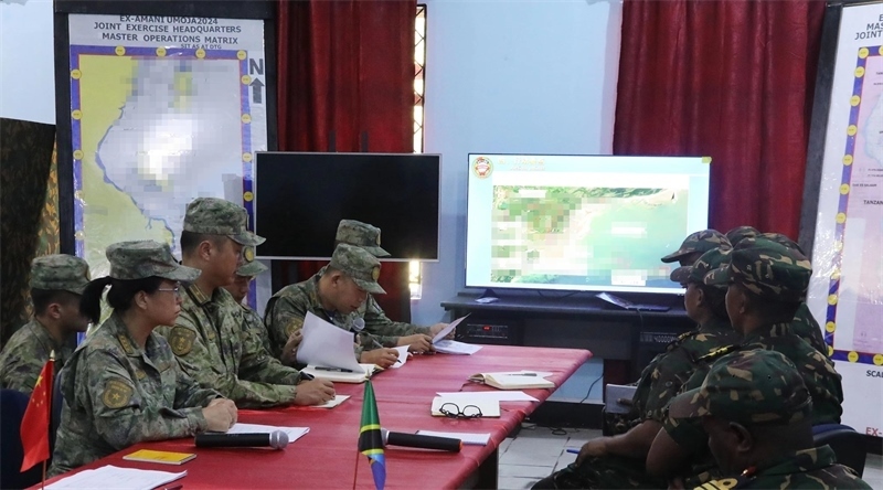 海上指揮所商定細(xì)節(jié)。王福攝