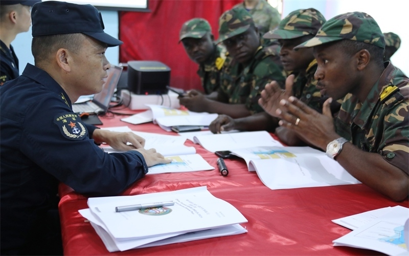 聯(lián)合導(dǎo)演部磋商。崔曉洋攝