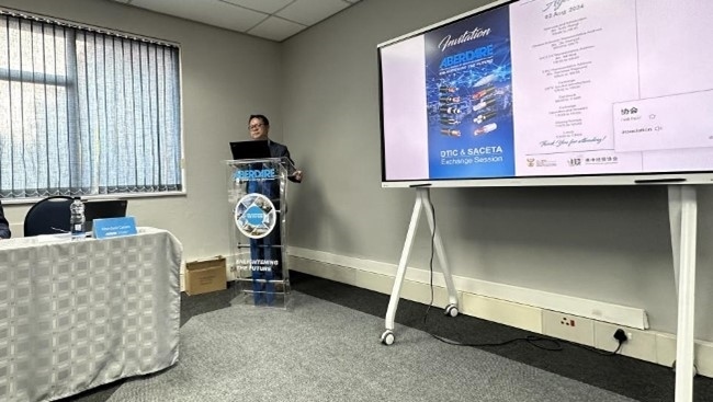 中國(guó)駐南非大使館參贊邱忠義致辭。南中經(jīng)貿(mào)協(xié)會(huì)供圖