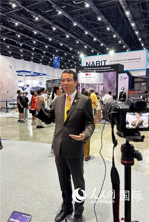 泰國國家天文研究所所長薩蘭接受采訪。人民網(wǎng)記者簡承淵攝
