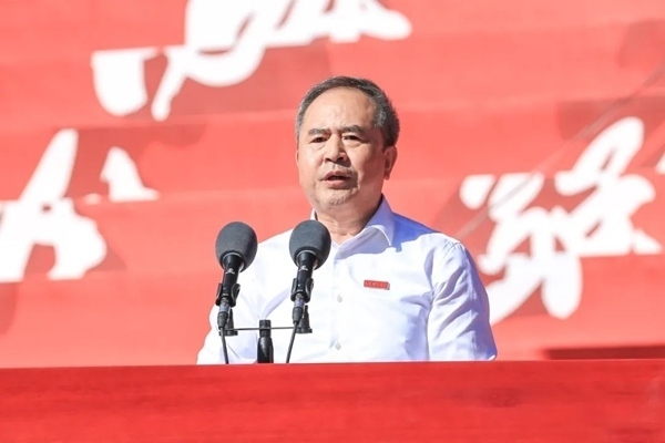 中國科學院院士、大連理工大學校長賈振元在2024級新生開學典禮上致辭。校方供圖