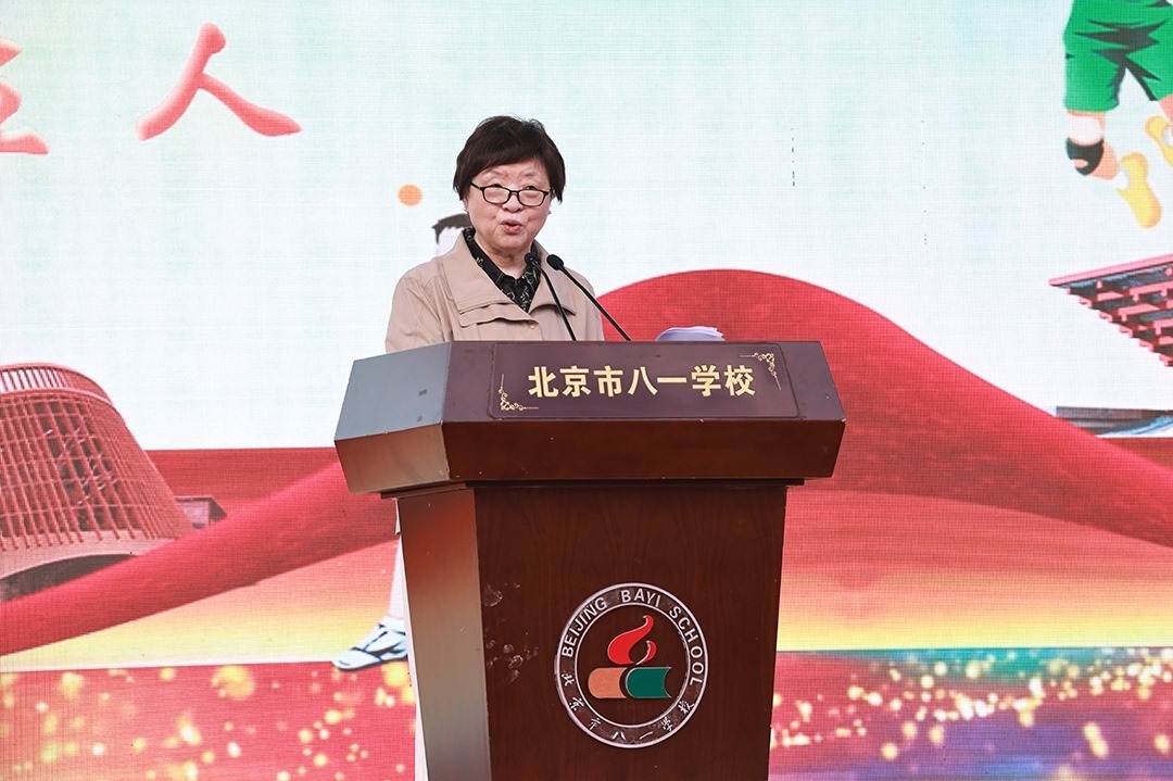 蘇東林院士講授開學(xué)第一課。校方供圖