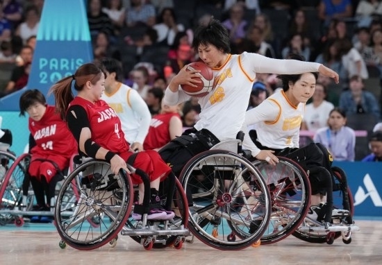 巴黎殘奧會(huì)｜“撞車、摔倒，我們都習(xí)慣了”