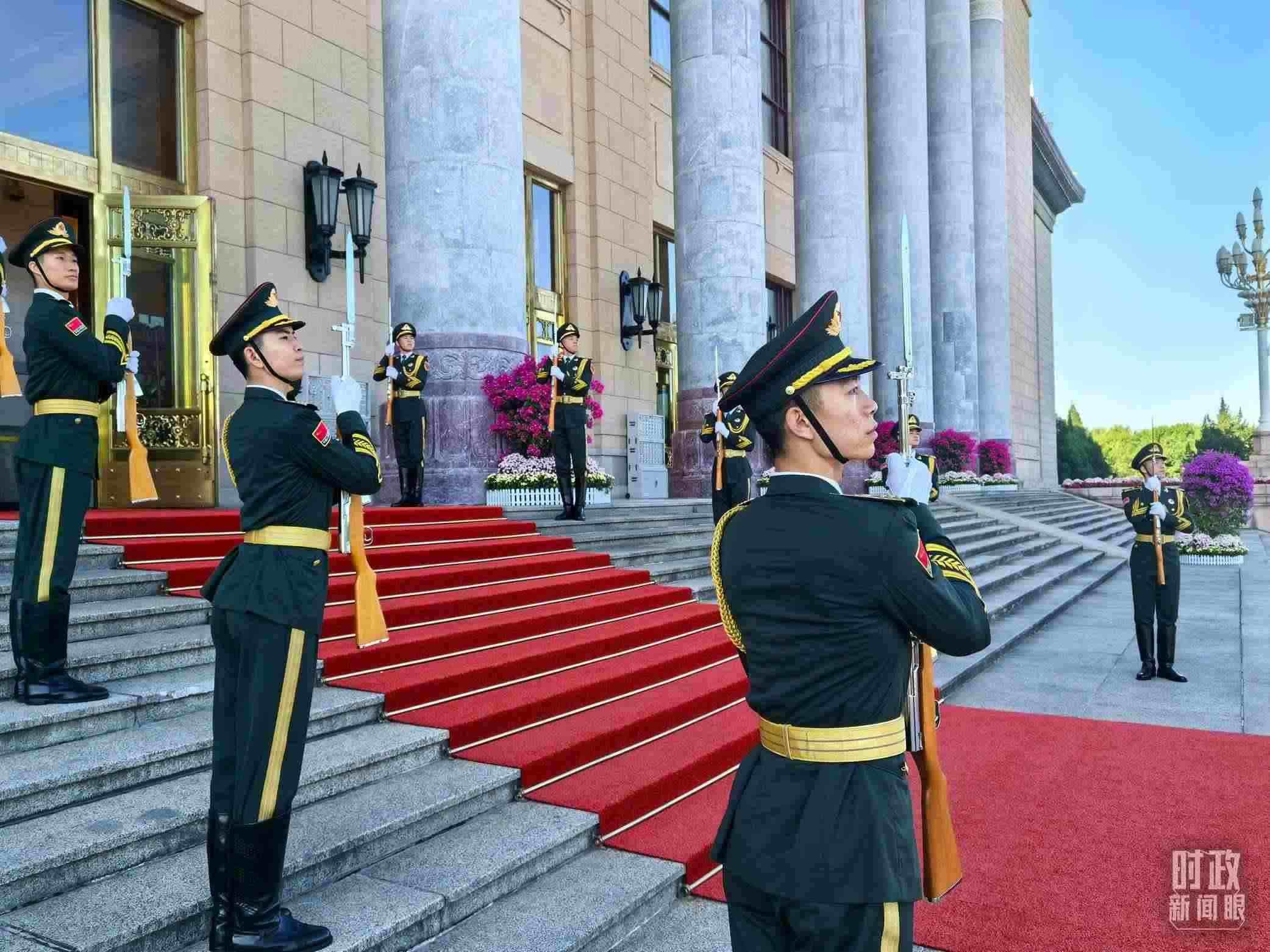 禮兵列隊迎接外賓。（總臺央視記者鐘銳拍攝）