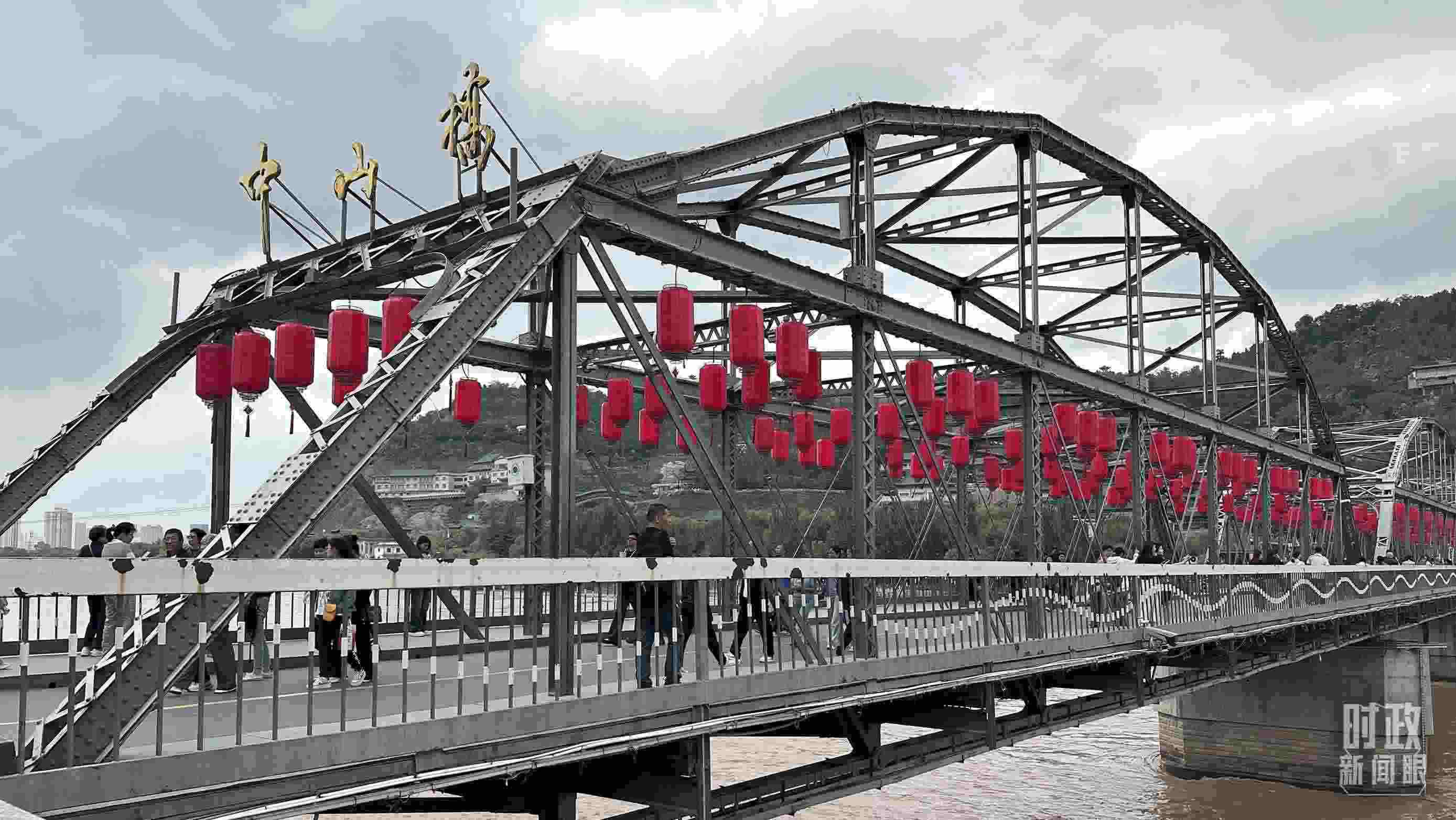 △中山橋。（總臺(tái)央視記者范一鳴、覃思拍攝）