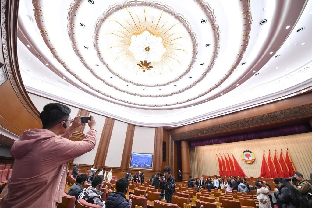 2019年11月16日，全國政協(xié)機關(guān)舉辦第一次公眾開放日活動，約200名高校師生、街道工作人員、退休干部、居民代表等參加。新華社記者 岳月偉 攝