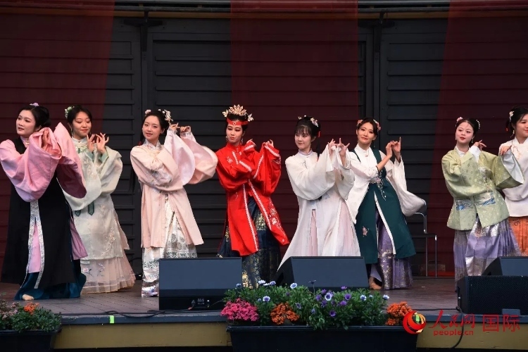 中國(guó)舞《紅樓夢(mèng)》。人民網(wǎng)記者 殷淼攝