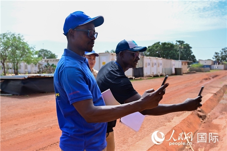 圖6 檢查組拍攝優(yōu)秀做法。謝坤攝