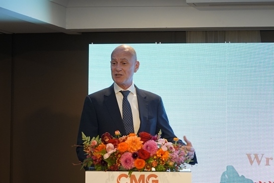 澳大利亞旅游局東半球市場(chǎng)及國(guó)際航司業(yè)務(wù)執(zhí)行總經(jīng)理何安哲在活動(dòng)上致辭。張舒惠攝