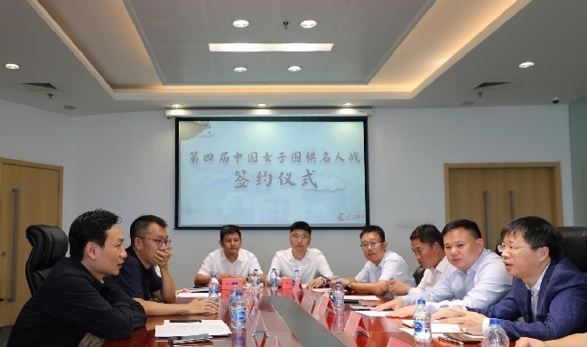 雙方進(jìn)行合作交流。彭奇 攝