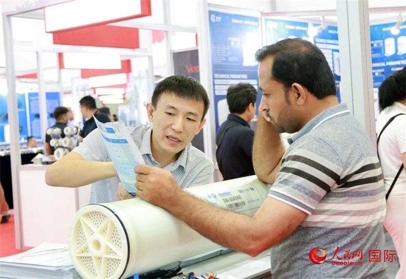 中企產(chǎn)品介紹。人民網(wǎng)記者管克江攝