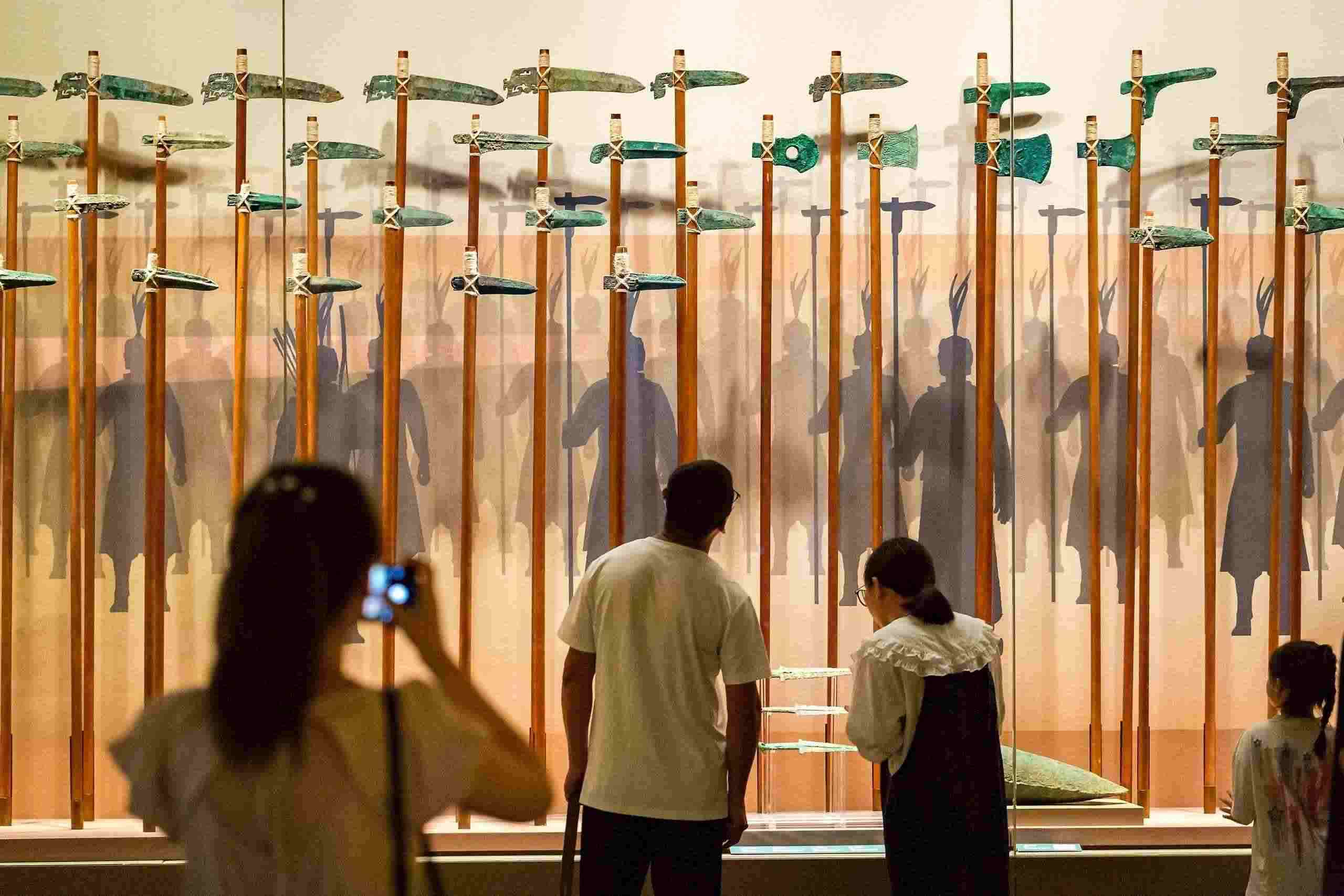 △2024年8月25日，游客在河南省安陽(yáng)市殷墟博物館參觀。