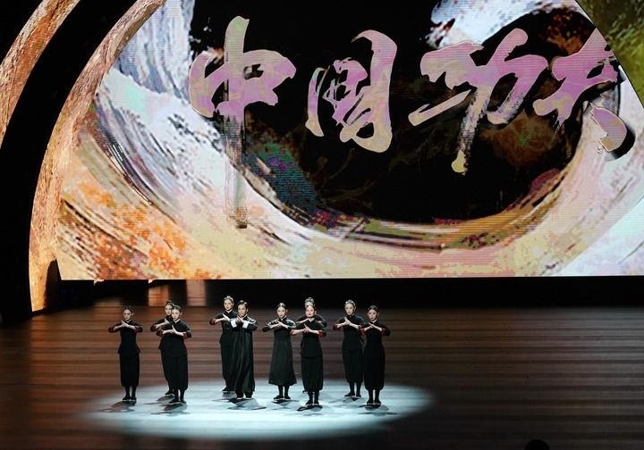 2024年9月19日，演職人員在北京文化論壇專場(chǎng)文藝演出中表演舞劇《詠春》。