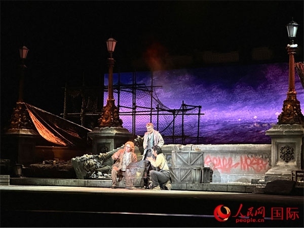 演出現(xiàn)場。人民網(wǎng)記者 簡承淵攝