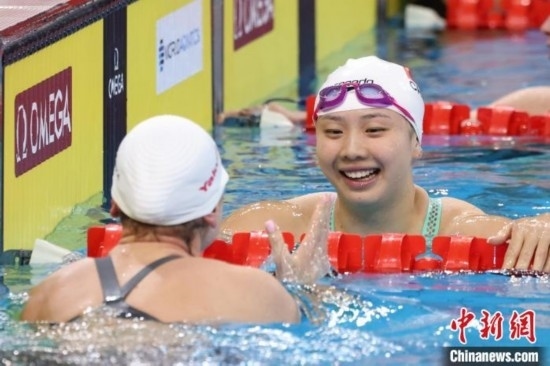 10月19日晚，2024年世界泳聯(lián)游泳世界杯上海站結束第二個比賽日的爭奪。圖為中國選手唐錢婷在女子100米蛙泳決賽中。 中新社記者 湯彥俊 攝