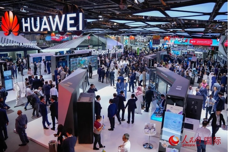 華為展臺。人民網(wǎng) 塔里克·易卜拉欣攝