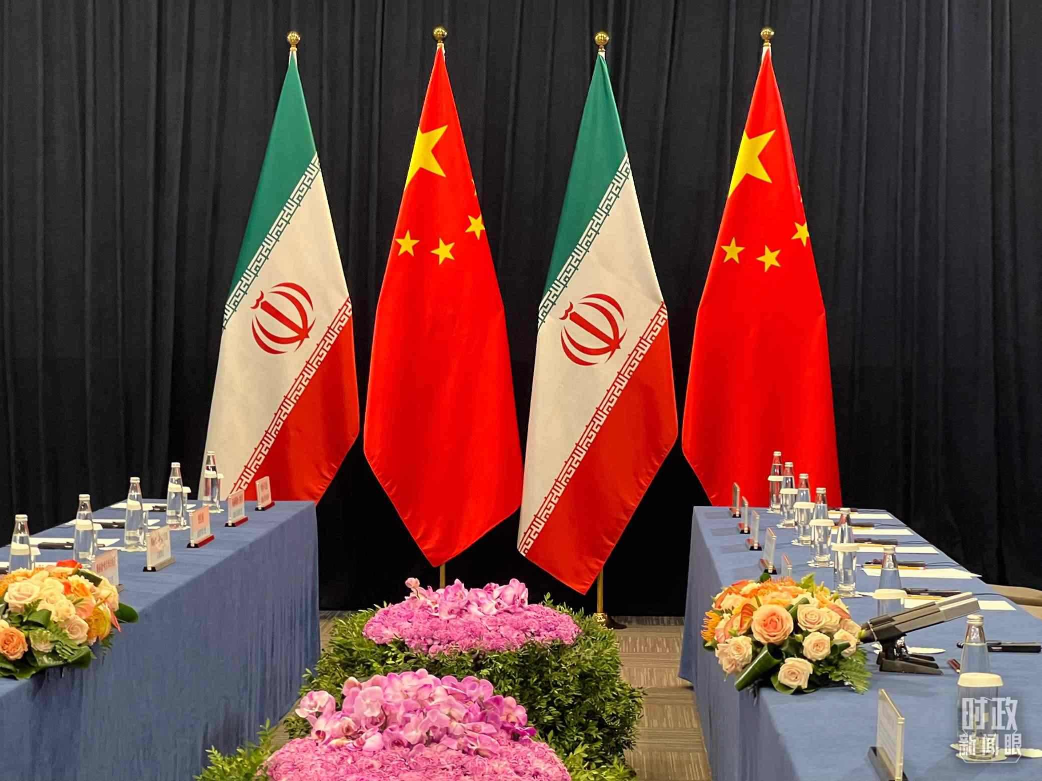 △ 中伊領(lǐng)導(dǎo)人會(huì)見(jiàn)開(kāi)始前的現(xiàn)場(chǎng)。（總臺(tái)央視記者楊新禹拍攝）