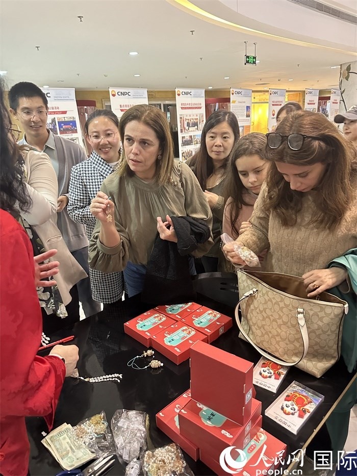 中國傳統(tǒng)非物質(zhì)文化遺產(chǎn)互動展示。人民網(wǎng)記者 郝瑞敏攝