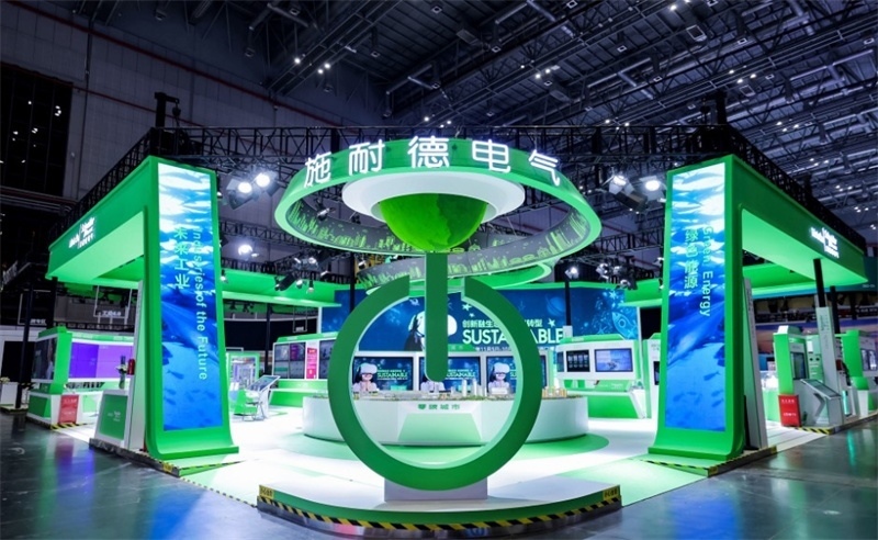 2023年，施耐德電氣在第六屆中國國際進口博覽會現(xiàn)場。施耐德電氣供圖