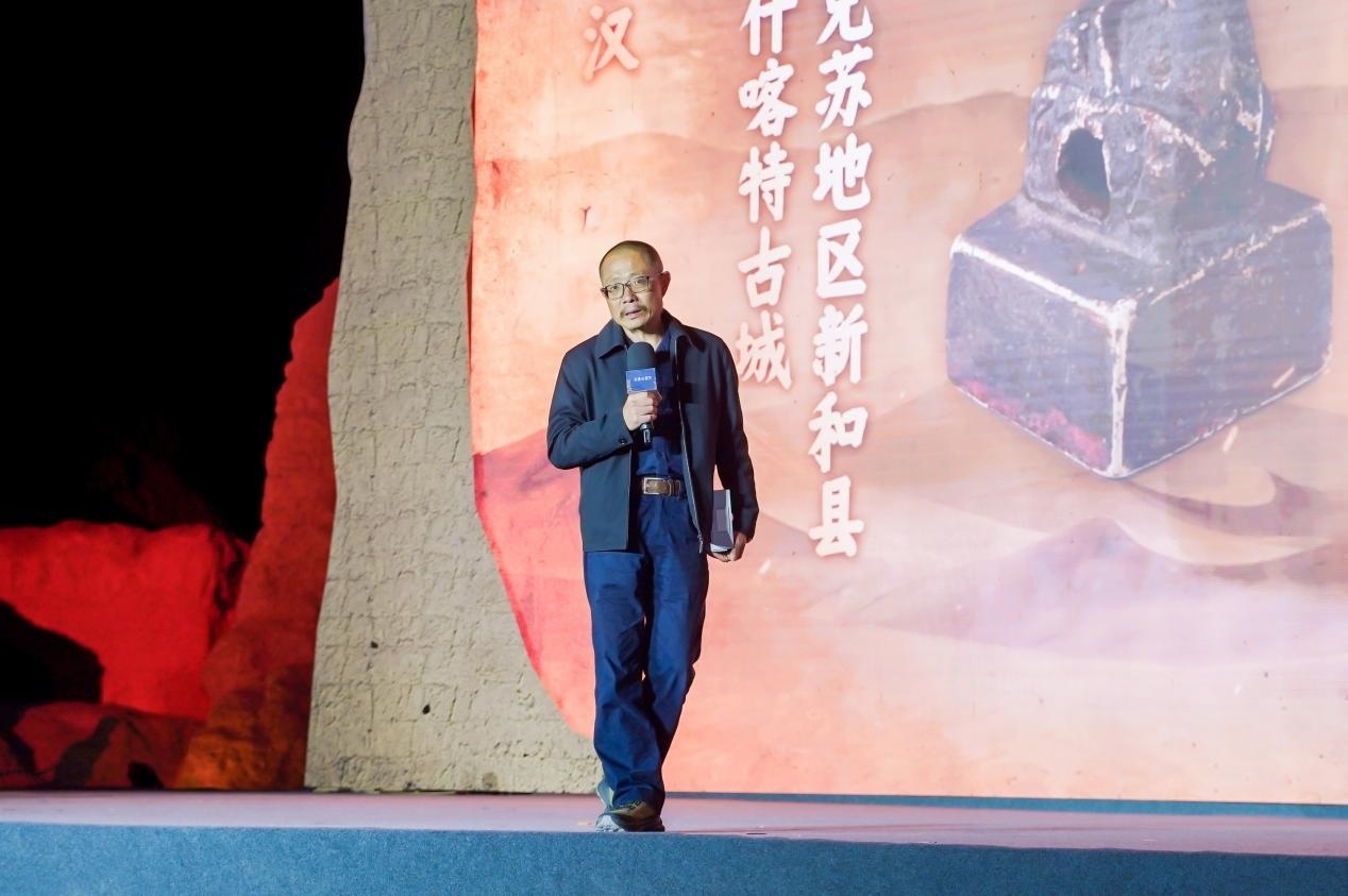 陳凌在“何以中國(guó)·五星出東方”網(wǎng)絡(luò)主題宣傳活動(dòng)現(xiàn)場(chǎng)演講。人民視頻供圖