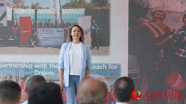 奇瑞南非公司全國(guó)市場(chǎng)經(jīng)理維倫·彼得森發(fā)言。人民網(wǎng) 張茜攝