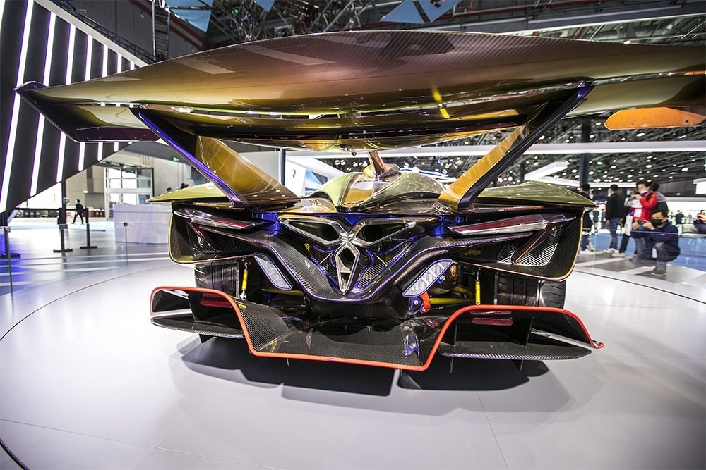 2020年11月5日，上海，來自德國的全球首款全碳纖維跑車亮相進博會。該車總重量只有1250KG。