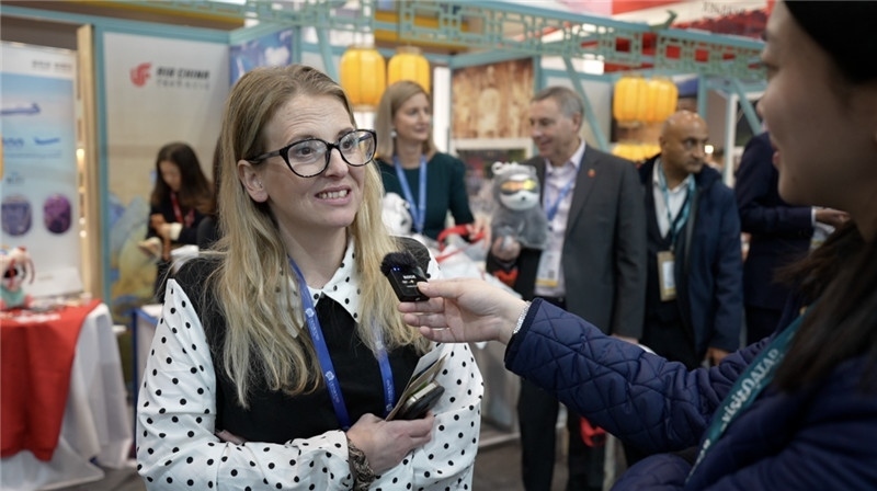 英格蘭約克旅游局局長(zhǎng)薩曼莎·亨特接受采訪。 吳若鳴攝