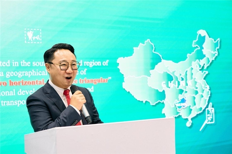 “中國館”貴州旅游推介會現(xiàn)場介紹。楊浩鵬