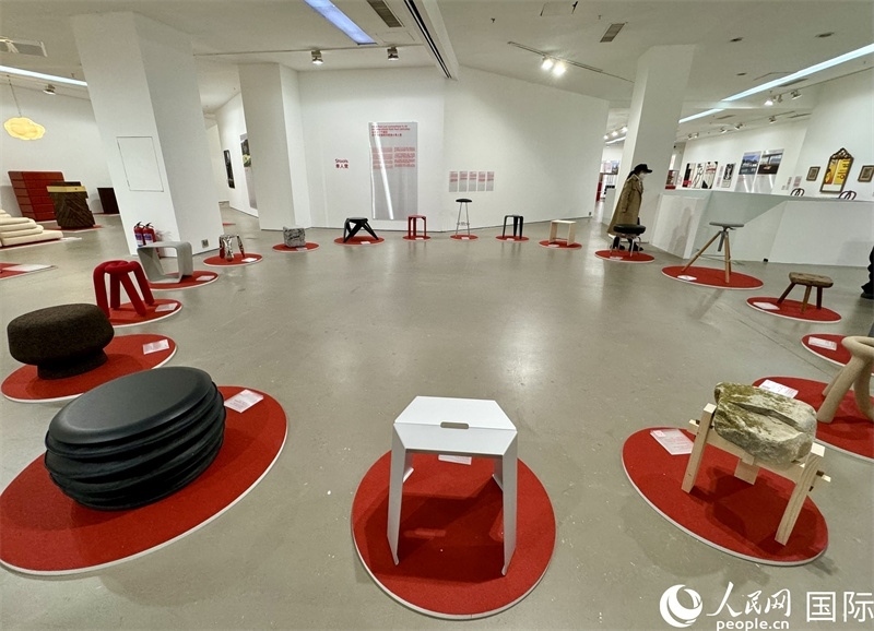 11月8日，瑞士經典設計展現場。（人民網 謝瑩攝）