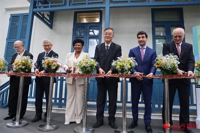 活動上，中巴嘉賓共同為“茶緣·中巴友誼園”剪彩，標(biāo)志著中巴友誼園中“茶之道”展覽正式開幕。人民網(wǎng)記者 張志文攝