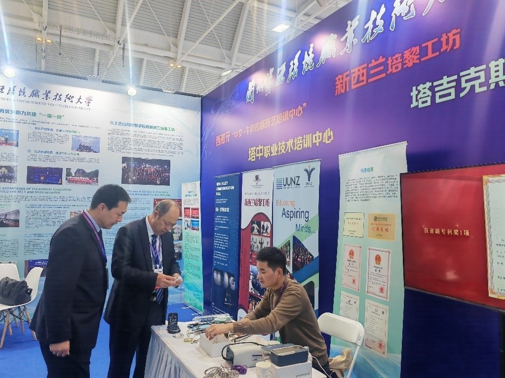 展臺(tái)現(xiàn)場(chǎng)。蘭州資源環(huán)境職業(yè)技術(shù)大學(xué)供圖