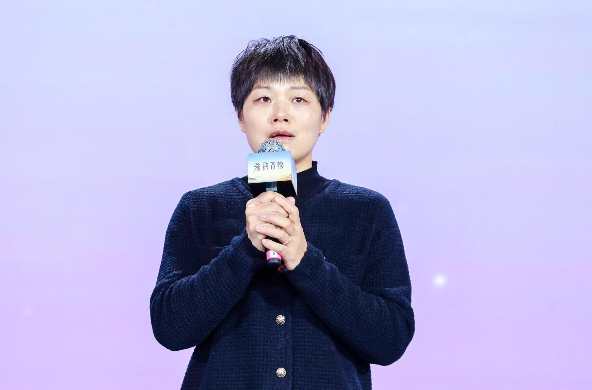 “中國好人”欒留偉妻子薛巧艷。人民視頻供圖。