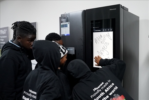 海信智能冰箱吸引南非人。海信南非公司供圖