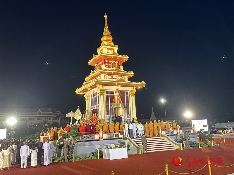 北京靈光寺佛牙舍利抵達王家田廣場安奉。人民網(wǎng)記者孫廣勇攝