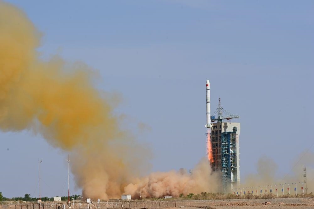 △2023年5月21日16時，我國在酒泉衛(wèi)星發(fā)射中心采用長征二號丙運(yùn)載火箭，成功發(fā)射首顆內(nèi)地與澳門合作研制的空間科學(xué)衛(wèi)星“澳門科學(xué)一號”。