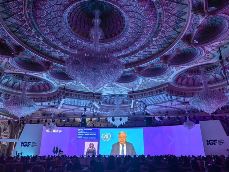 圖為第19屆聯(lián)合國互聯(lián)網(wǎng)治理論壇（IGF）“推動科技企業(yè)履行兒童網(wǎng)絡保護責任”開放論壇活動現(xiàn)場。中國傳媒大學供圖。