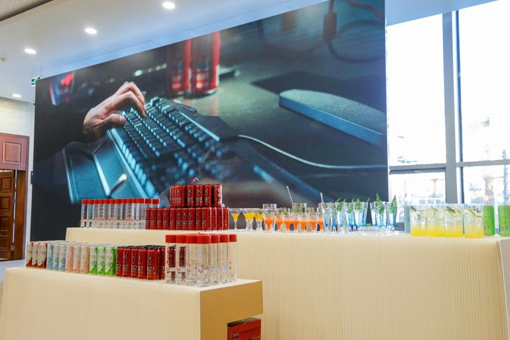 展區(qū)里的特調(diào)飲品區(qū)域。王佳雨攝