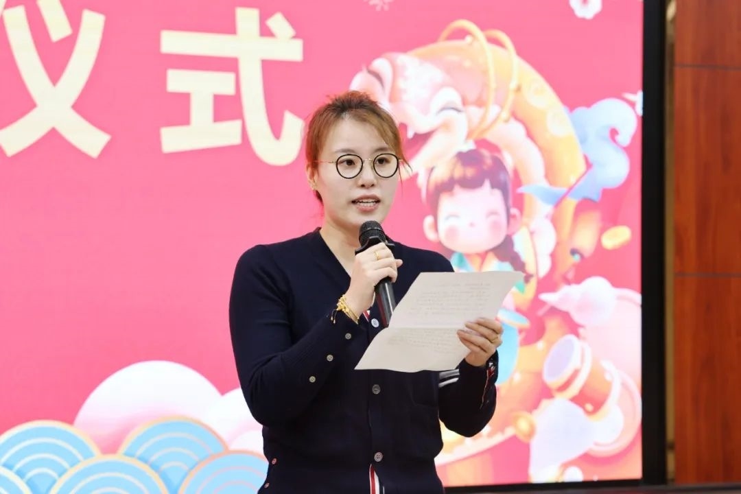 傅園慧在新教師入職儀式上發(fā)言。浙江大學(xué)供圖