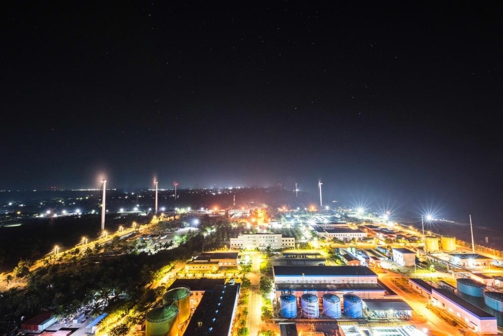 這是斯里蘭卡普特拉姆電站夜景（2020年12月8日攝）。新華社發(fā)（普特拉姆電站供圖）