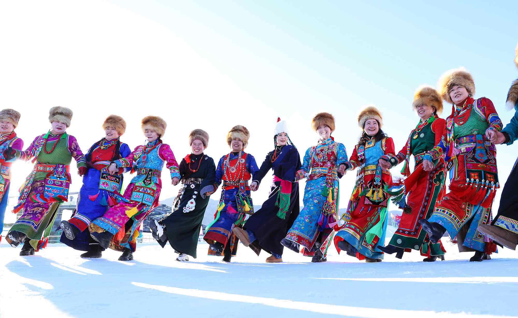 甘肅張掖，雪地千人鍋莊舞表演