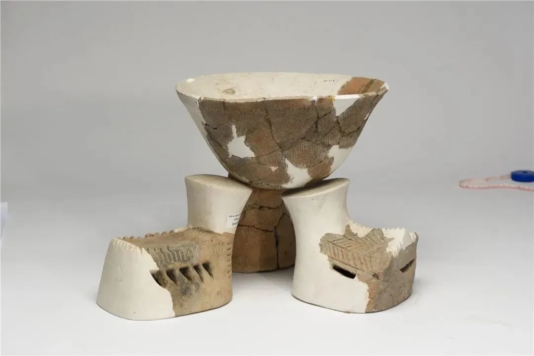 陶缽支座組合。國(guó)博供圖