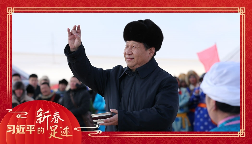 2014年1月27日，習(xí)近平總書(shū)記在內(nèi)蒙古錫林浩特市寶力根蘇木（鄉(xiāng)）參加冬季那達(dá)慕“五畜祈?！眱x式。