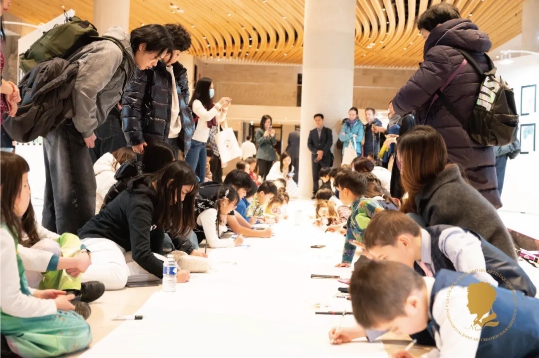 第三屆國際藝術聯(lián)創(chuàng)聯(lián)展盛大開幕。法中交流促進會供圖