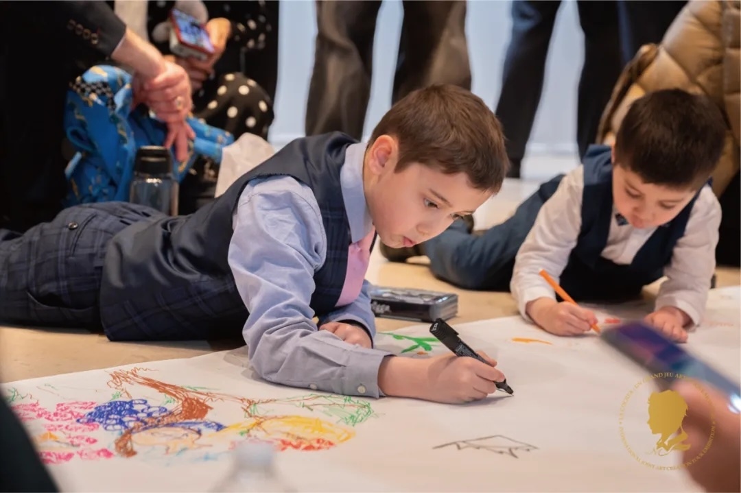 圖5：第三屆國際藝術聯(lián)創(chuàng)聯(lián)展盛大開幕。法中交流促進會供圖