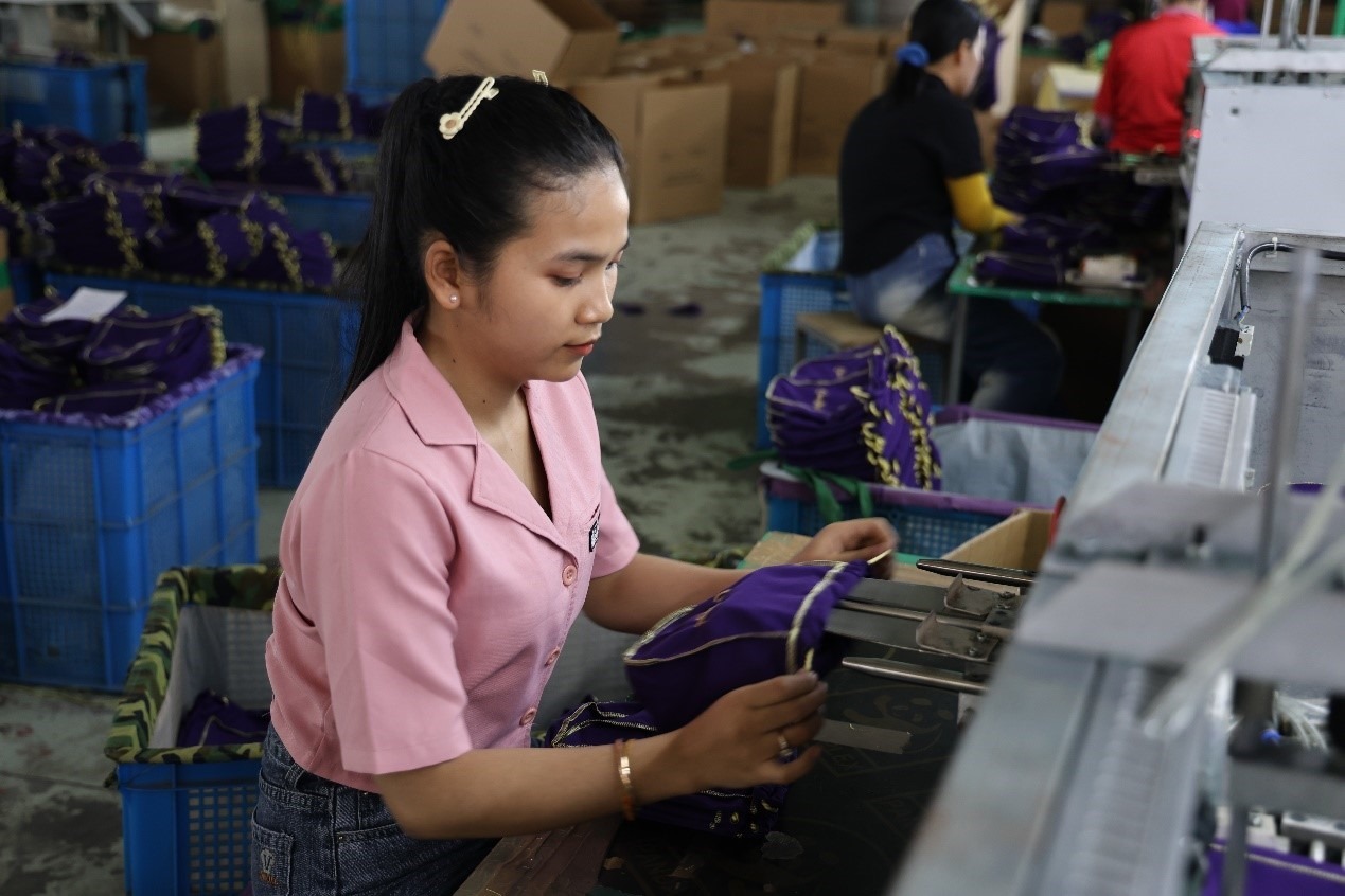 達(dá)尼在西港特區(qū)內(nèi)工作。西港特區(qū)供圖