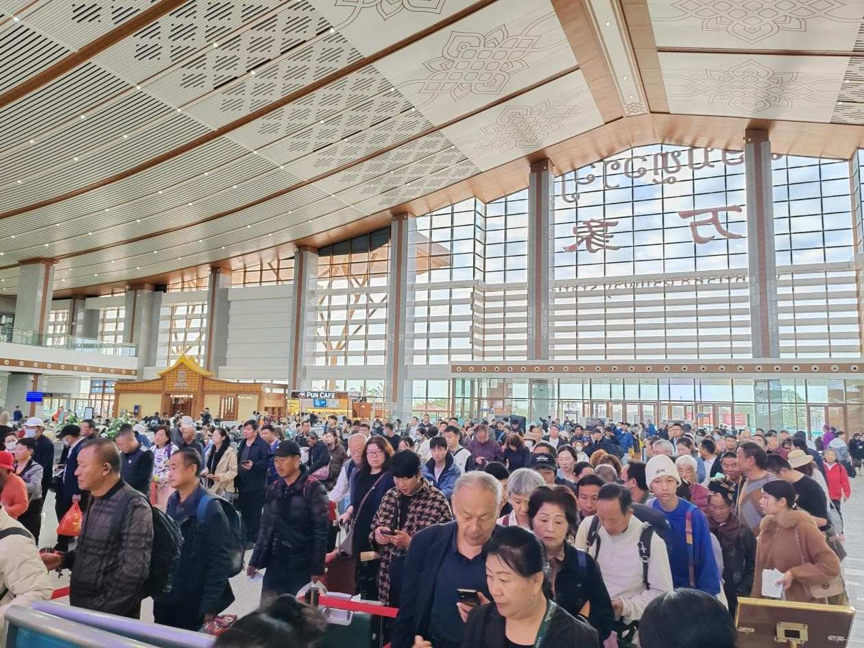 春節(jié)期間的中老鐵路萬象站。李加勇攝