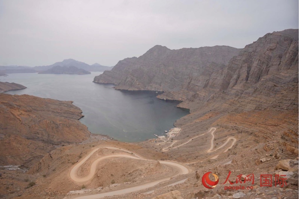 圖為阿曼北部穆桑代姆峽灣。人民網(wǎng) 塔里克·易卜拉欣攝