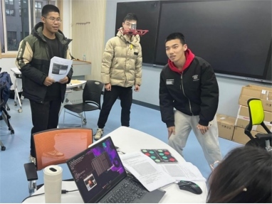 智能無(wú)人系統(tǒng)“做中悟”高階項(xiàng)目式課程。校方供圖