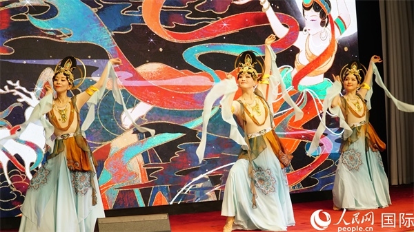 敦煌舞蹈表演。人民網(wǎng) 蔣曉辰攝