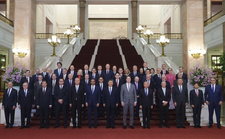 3月28日上午，國(guó)家主席習(xí)近平在北京人民大會(huì)堂會(huì)見國(guó)際工商界代表。新華社記者 丁林 攝